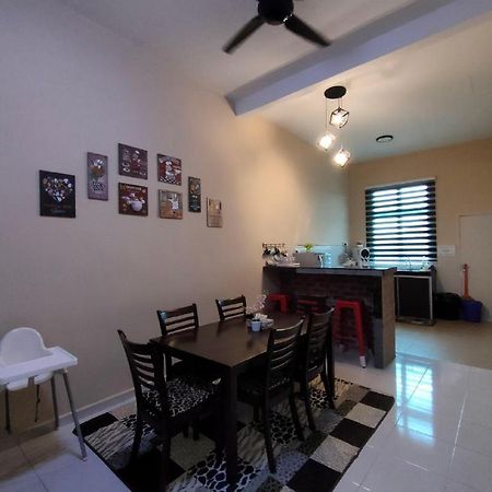 D'Q Putra Homestay Melaka Zewnętrze zdjęcie