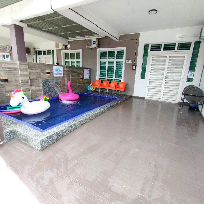 D'Q Putra Homestay Melaka Zewnętrze zdjęcie