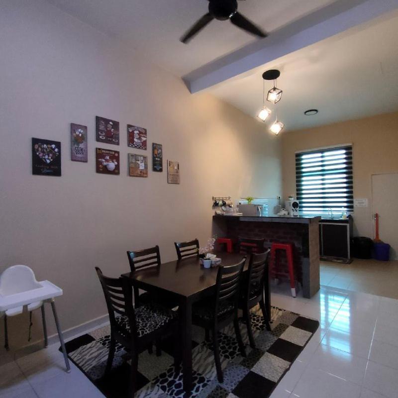 D'Q Putra Homestay Melaka Zewnętrze zdjęcie